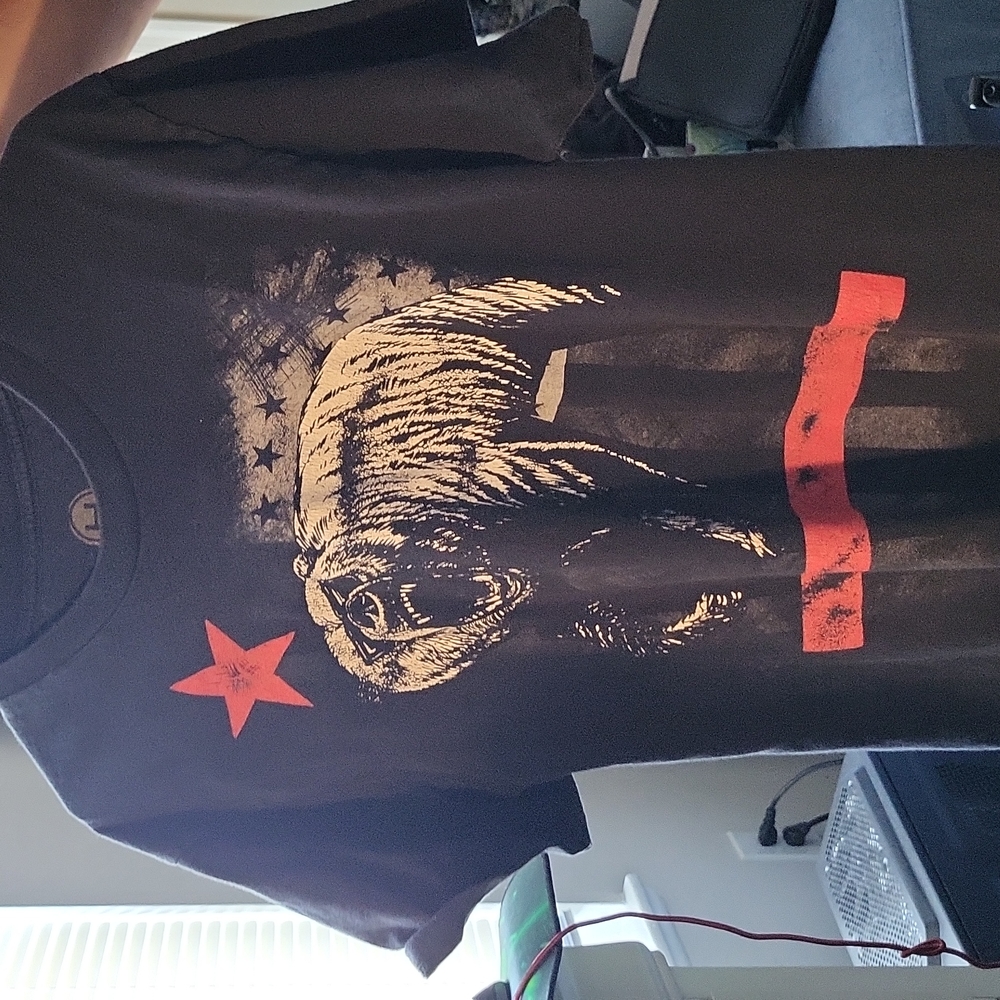 Hybrid graphic t-shirt